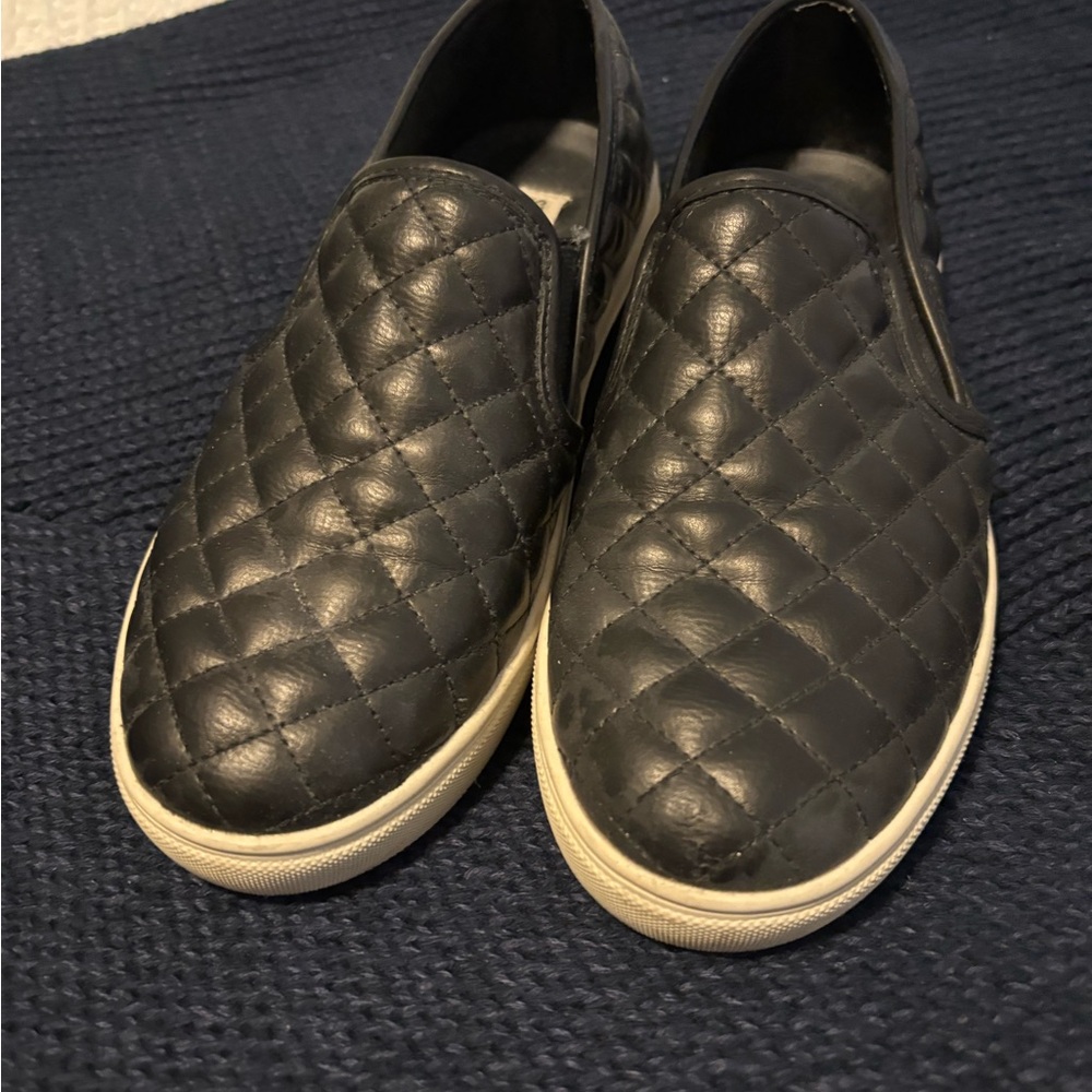 Steve Madden Quilted Black Slip-On Shoes